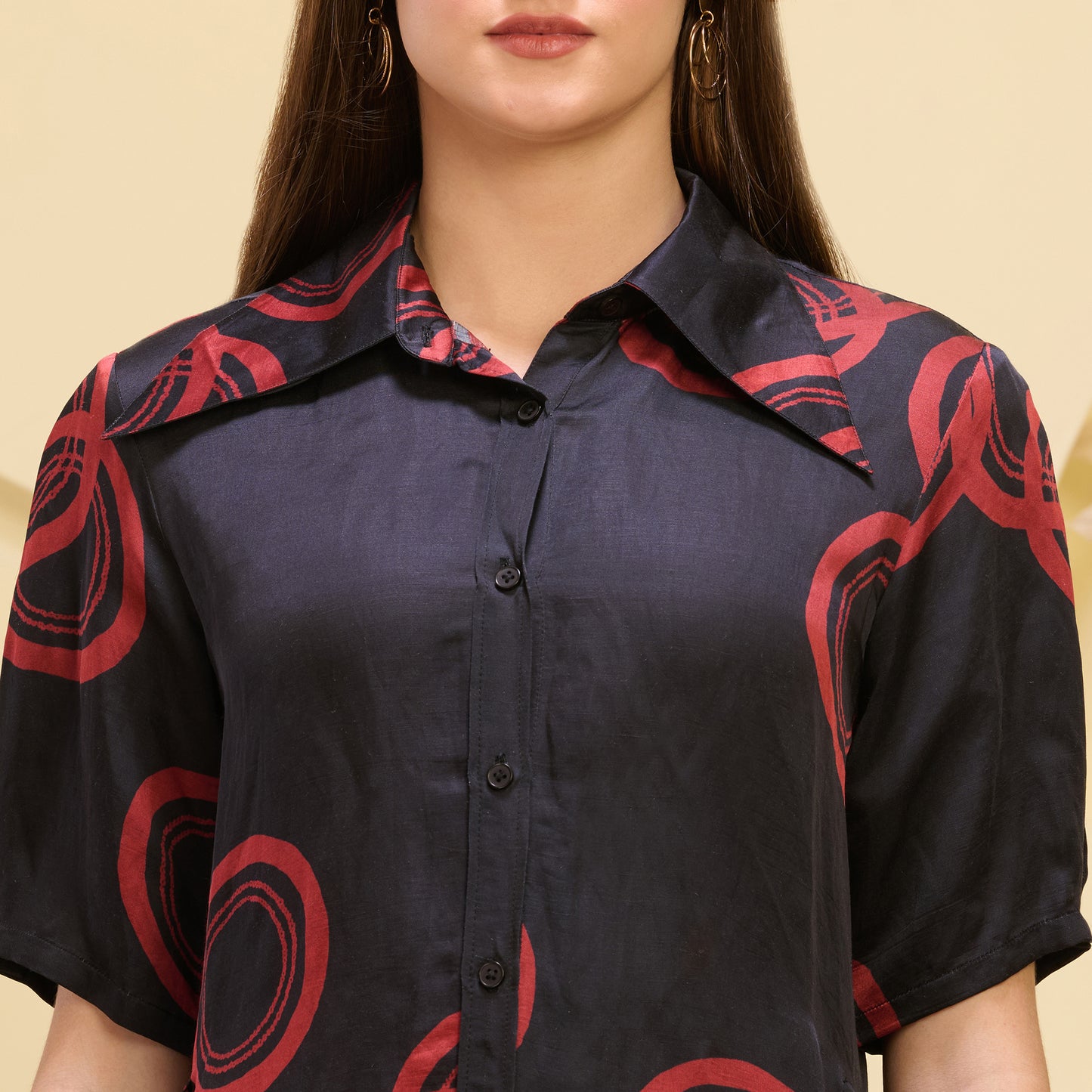 Black and Red Powerful Print Pleated Shirt